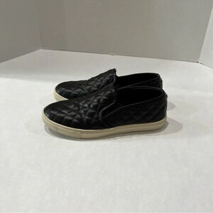 STEVE MADDEN - Ecentrco Black Quilted Sneaker Size 9